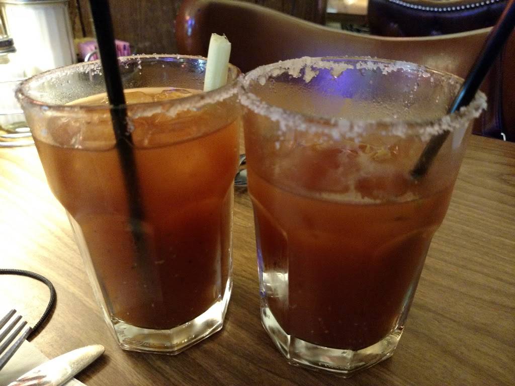 Chuck Wagon Bar & Cafe | restaurant | 1353 W 6th St, Corona, CA 92882, USA | 9517377162 OR +1 951-737-7162