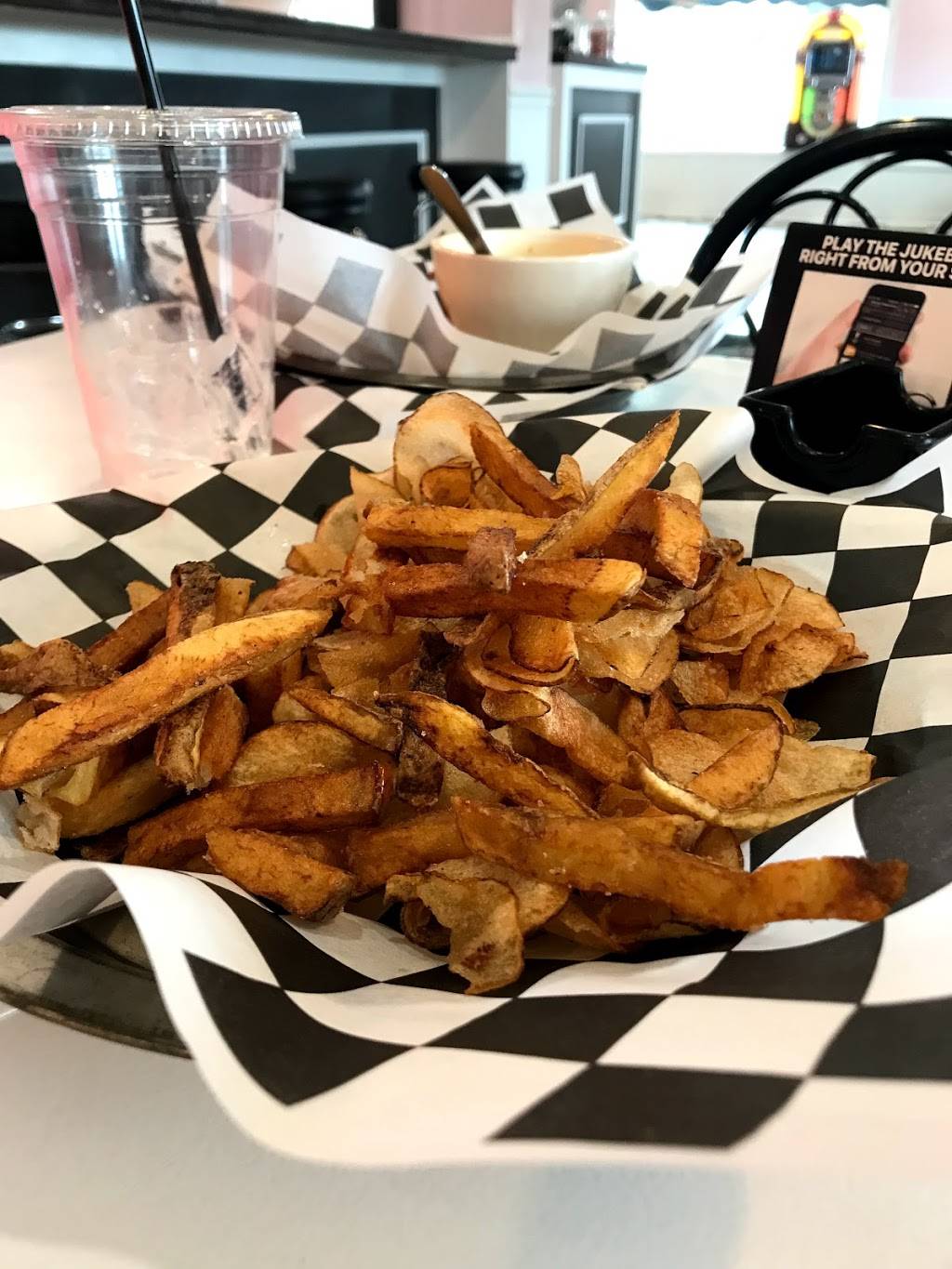 Eats & Sweets | restaurant | 305 Pylesville Rd, Pylesville, MD 21132, USA | 4434240800 OR +1 443-424-0800