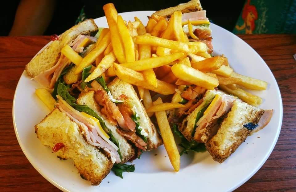 Linwood Corners Cafe | restaurant | 44 N Huron Rd, Linwood, MI 48634, USA | 9896975141 OR +1 989-697-5141