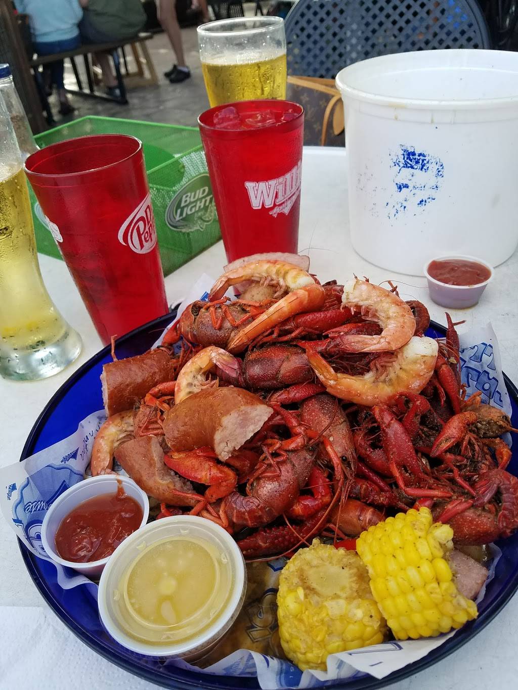 Willies Grill & Icehouse | restaurant | 4051 N Loop 1604 W, San Antonio, TX 78257, USA | 2104934333 OR +1 210-493-4333