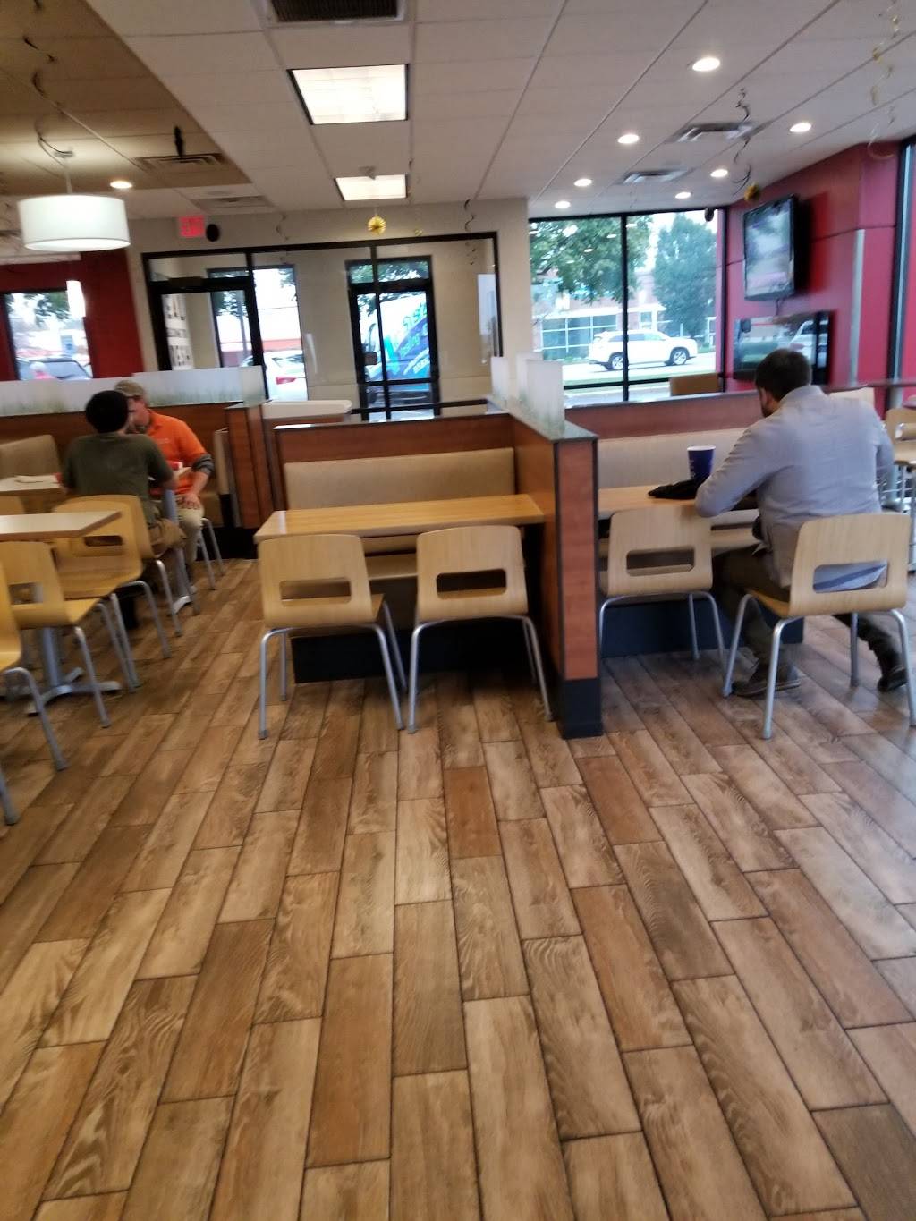 Wendys | restaurant | 2900 Plainfield Rd, Joliet, IL 60435, USA | 8155771409 OR +1 815-577-1409