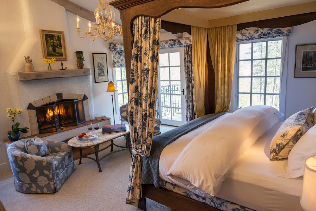 Chateau du Sureau | restaurant | 48688 Victoria Ln #9215, Oakhurst, CA 93644, USA | 5596836860 OR +1 559-683-6860