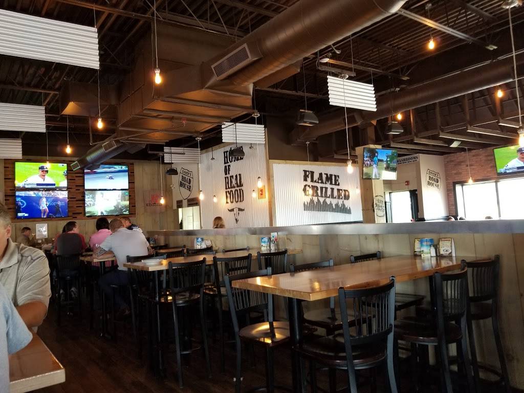 Chucks Roadhouse Bar & Grill | restaurant | 765 Exeter Rd, London, ON N6E 1L3, Canada | 5196610511 OR +1 519-661-0511