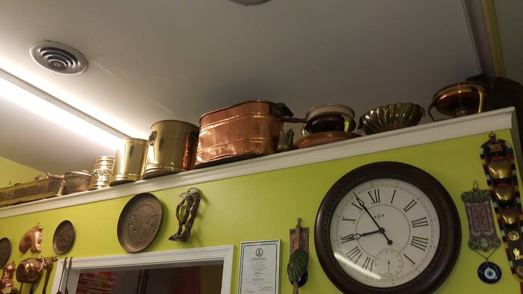 Two Sisters Pizzeria | restaurant | 4506 John Tyler Hwy, Williamsburg, VA 23185, USA | 7572581600 OR +1 757-258-1600