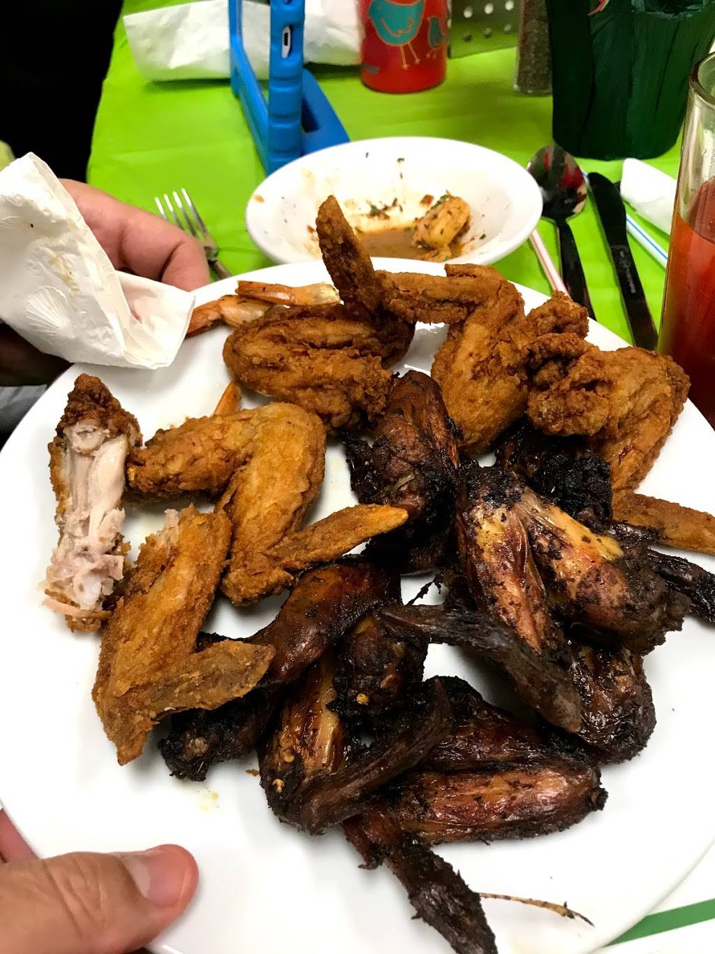 Bernies Jerk Kitchen & Waffles | restaurant | 2777 Black Rd, Joliet, IL 60435, USA | 8156304153 OR +1 815-630-4153