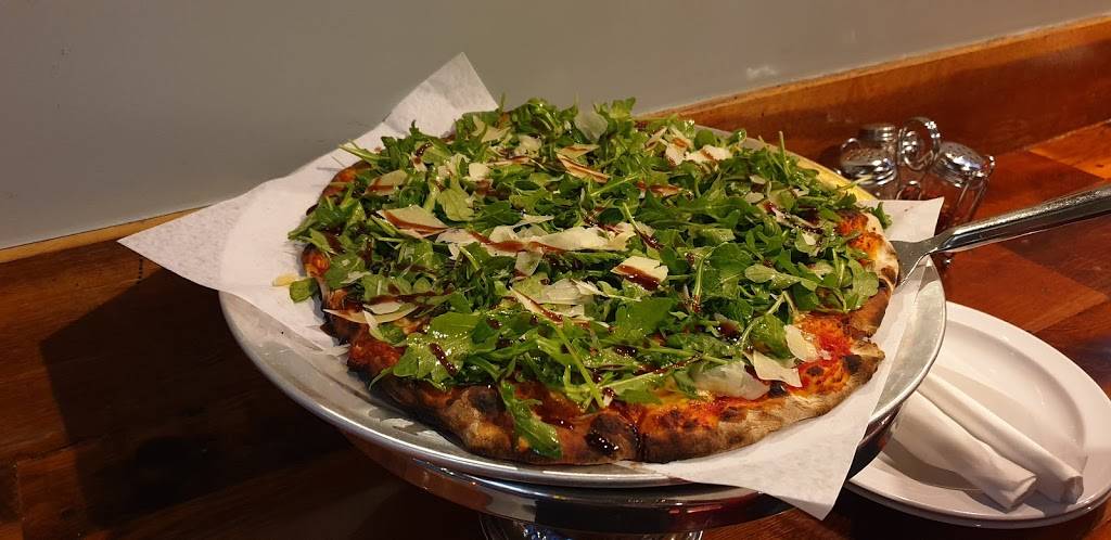 Max & Leos Pizza Newton | restaurant | 325 Washington St, Newton, MA 02458, USA | 6172447200 OR +1 617-244-7200