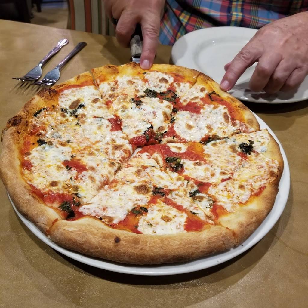 Fiorella Italian Restaurant | restaurant | 7008 Charleston Shores Blvd, Lake Worth, FL 33467, USA | 5619634999 OR +1 561-963-4999