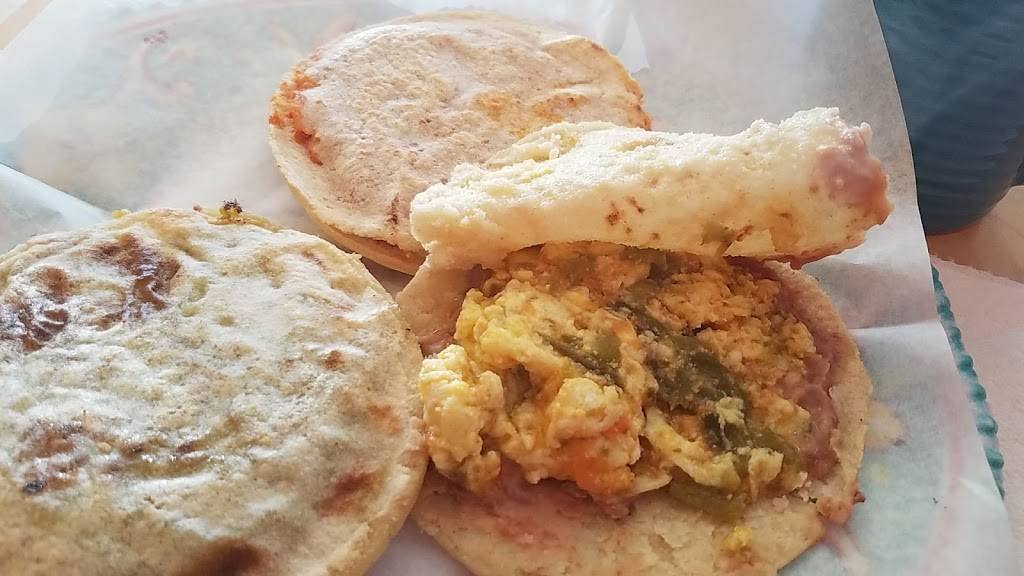 Gorditas Lolis | restaurant | 3522 E 106th St, Chicago, IL 60617, USA | 7739785090 OR +1 773-978-5090