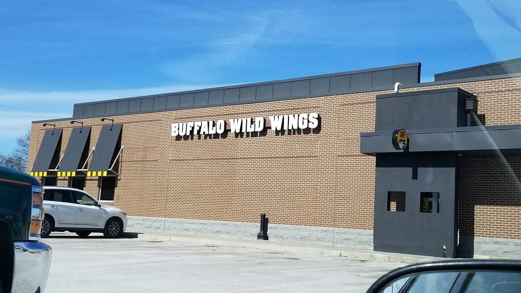 Buffalo Wild Wings | meal takeaway | 249 Harvard Dr, Edwardsville, IL 62025, USA | 6186569464 OR +1 618-656-9464