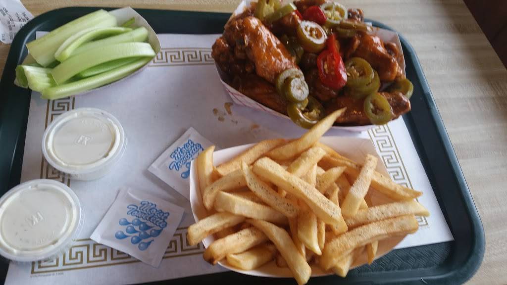 Buffalo Joe’s | restaurant | 1841 Howard St, Chicago, IL 60626, USA | 7737647300 OR +1 773-764-7300