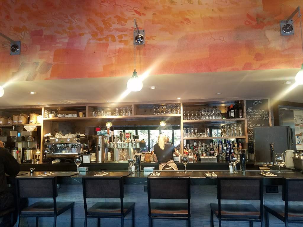 Cafe Luna | restaurant | 612 Main St, Cambridge, MA 02139, USA | 6175763400 OR +1 617-576-3400