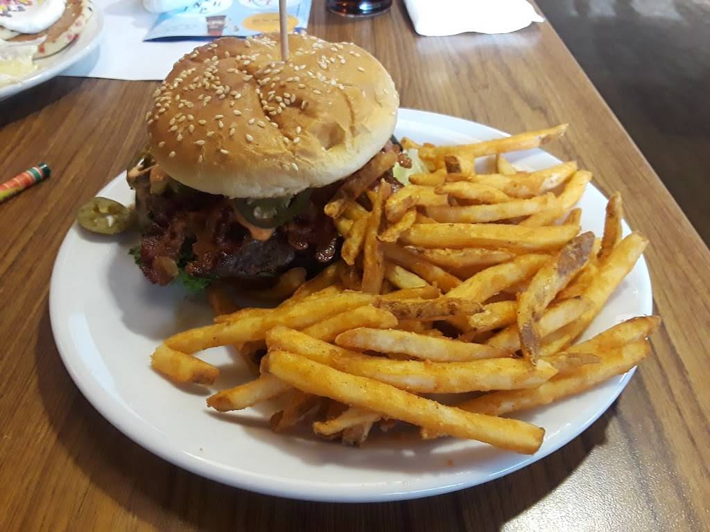 Dennys | restaurant | 631 E 24th St, Holland, MI 49423, USA | 6163930355 OR +1 616-393-0355