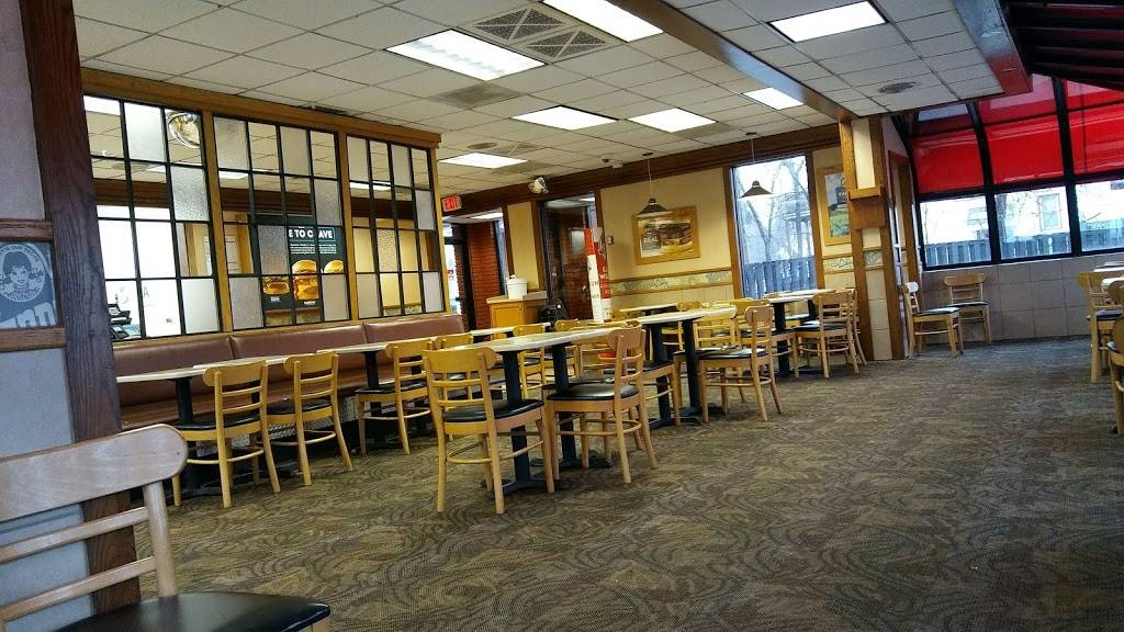 Wendys | restaurant | 633 W North Ave, Milwaukee, WI 53212, USA | 4142637397 OR +1 414-263-7397