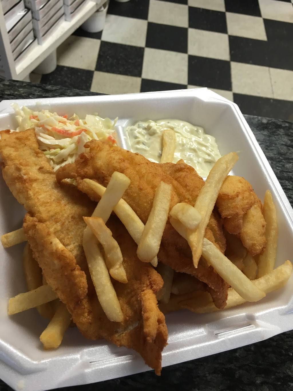 Village Pizza | restaurant | 16 Maple Ave, Shrewsbury, MA 01545, USA | 5088420662 OR +1 508-842-0662