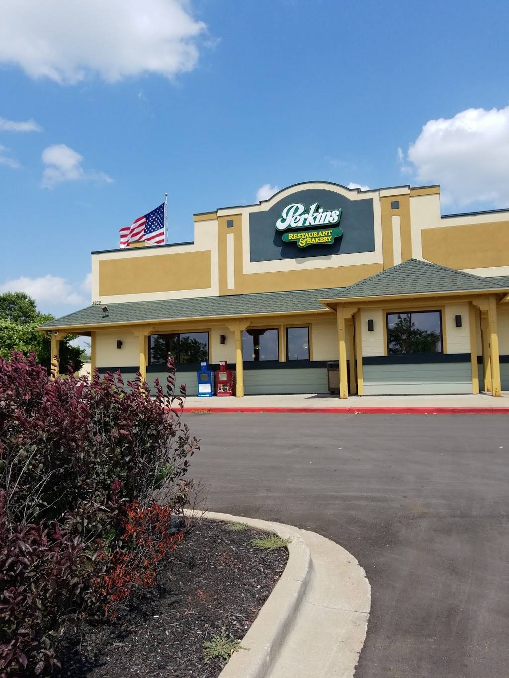 Perkins Restaurant & Bakery | restaurant | 3939 S Bolger Rd, Independence, MO 64055, USA | 8164780444 OR +1 816-478-0444