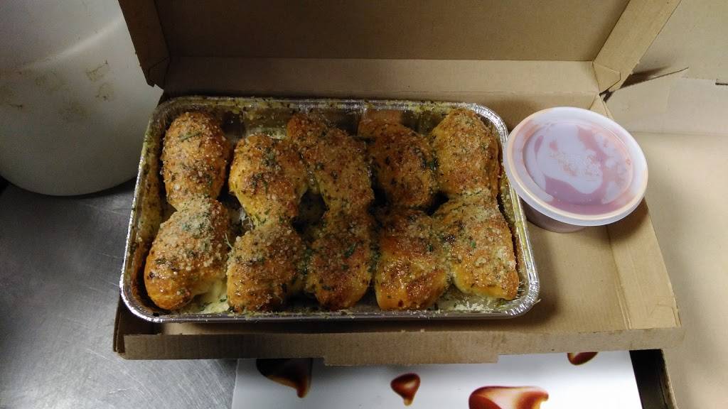 Pizza Hut | restaurant | 5004 NW 34th Blvd, Gainesville, FL 32605, USA | 3523737733 OR +1 352-373-7733