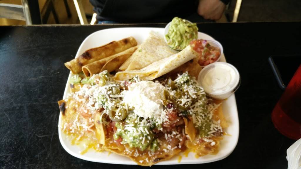 Loco Cocos Tacos | restaurant | 36 Walker St, Kittery, ME 03904, USA | 2074389322 OR +1 207-438-9322