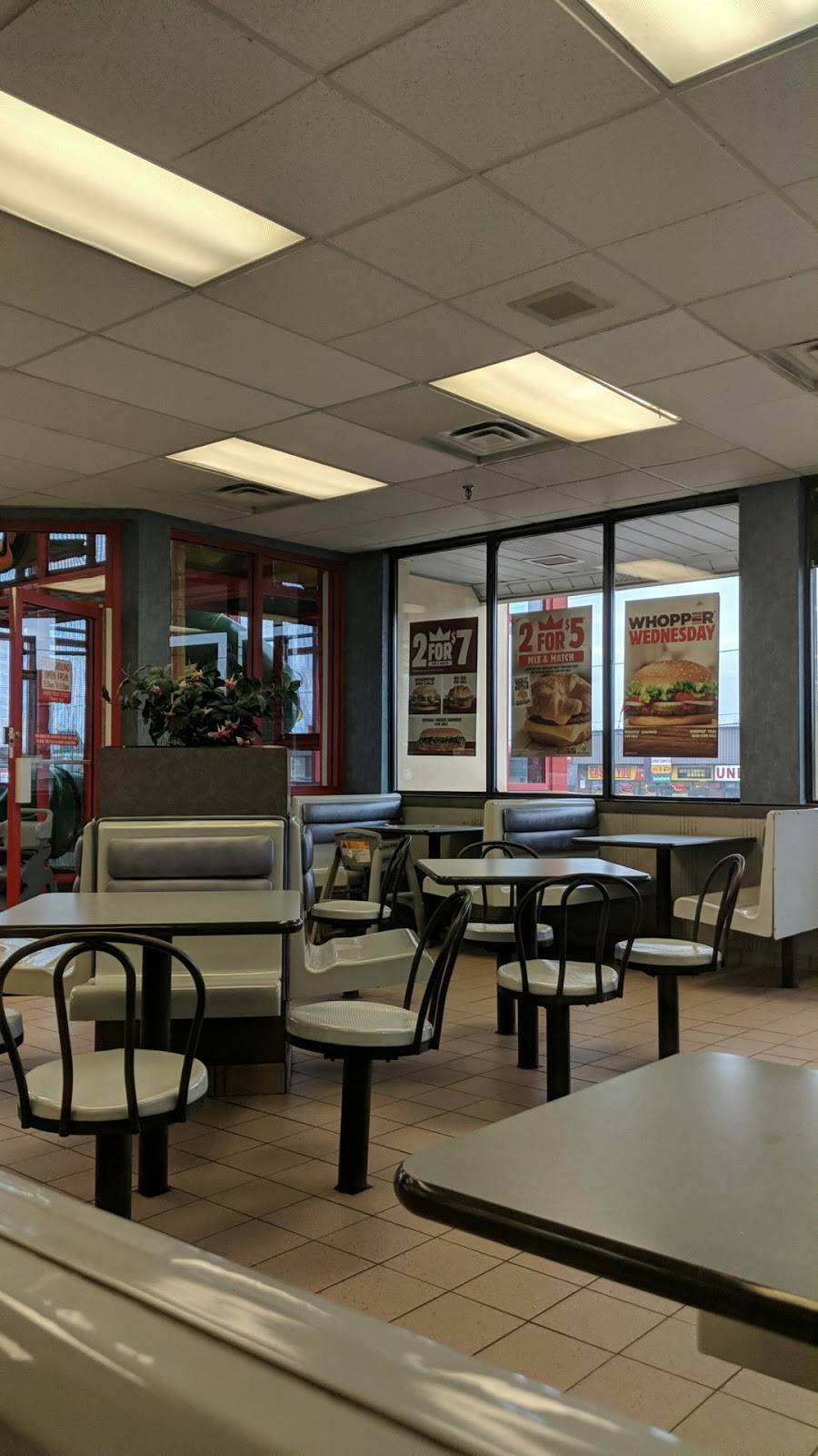 Burger King | restaurant | 338 King St W, Oshawa, ON L1J 2J9, Canada | 9055712334 OR +1 905-571-2334