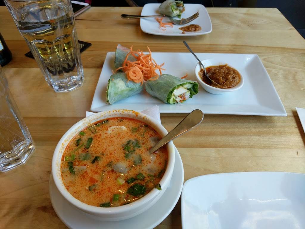 Thanida Thai Restaurant | restaurant | 835 N Royal St, Alexandria, VA 22314, USA | 7035356622 OR +1 703-535-6622