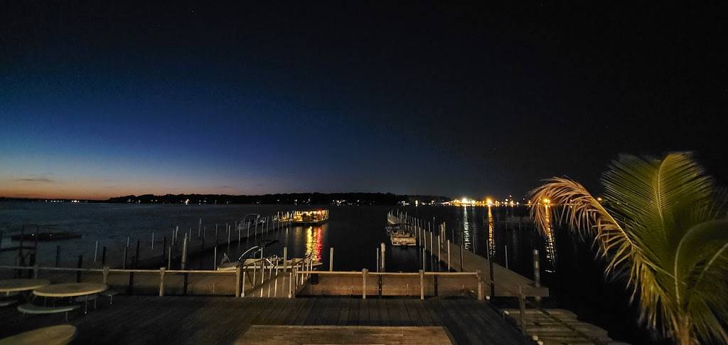 Smokin Jakes | restaurant | 117 Broadway St, Arnolds Park, IA 51331, USA | 7123325152 OR +1 712-332-5152