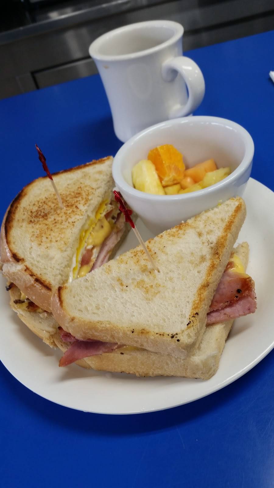 Penguin Cafe | cafe | 981 S Coast Hwy, Laguna Beach, CA 92651, USA | 9494941353 OR +1 949-494-1353