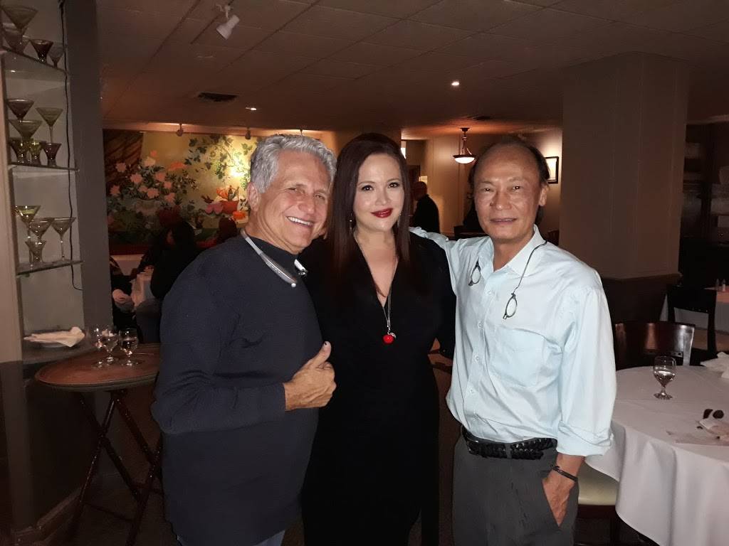 Edgewater Beach Cafe | restaurant | 5545 N Sheridan Rd, Chicago, IL 60640, USA | 7732754141 OR +1 773-275-4141