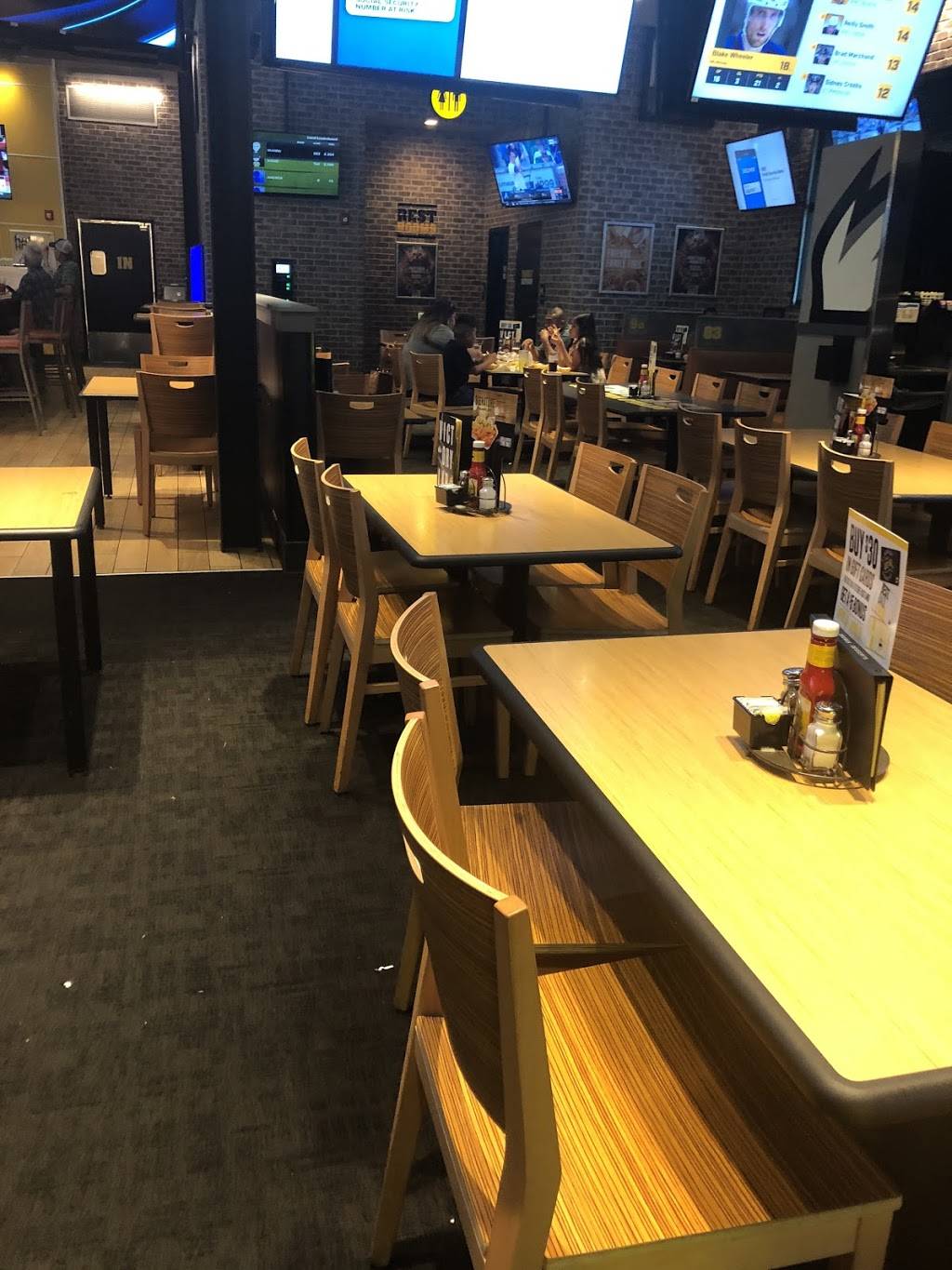 Buffalo Wild Wings | meal takeaway | 1401 N Congress Ave, Boynton Beach, FL 33426, USA | 5617368697 OR +1 561-736-8697