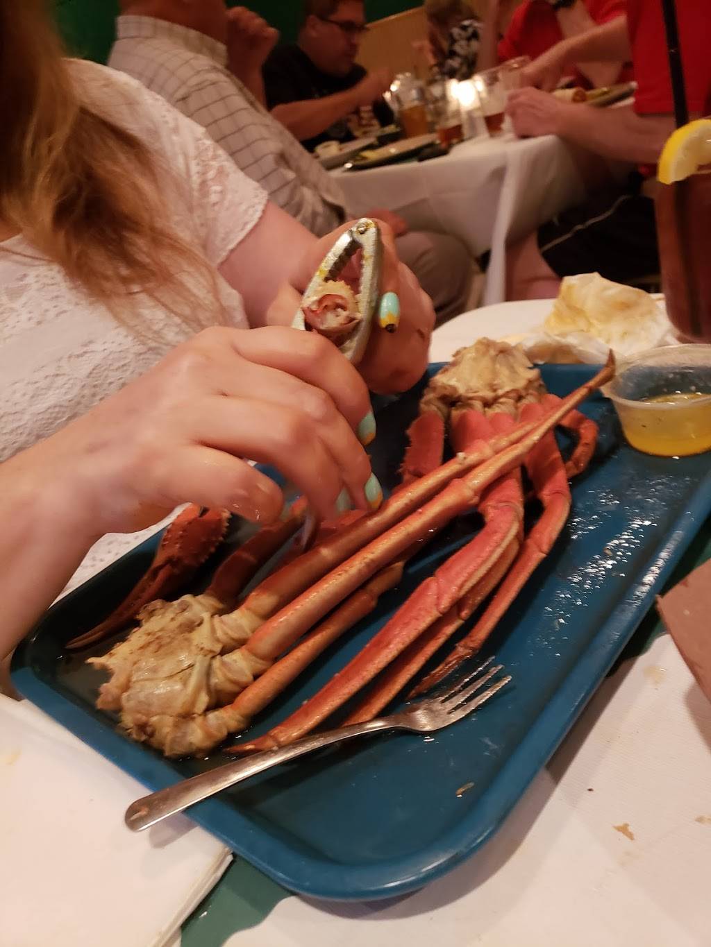 The Red Rooster Inn | restaurant | 7960 Dungan Rd, Philadelphia, PA 19111, USA | 2157451919 OR +1 215-745-1919