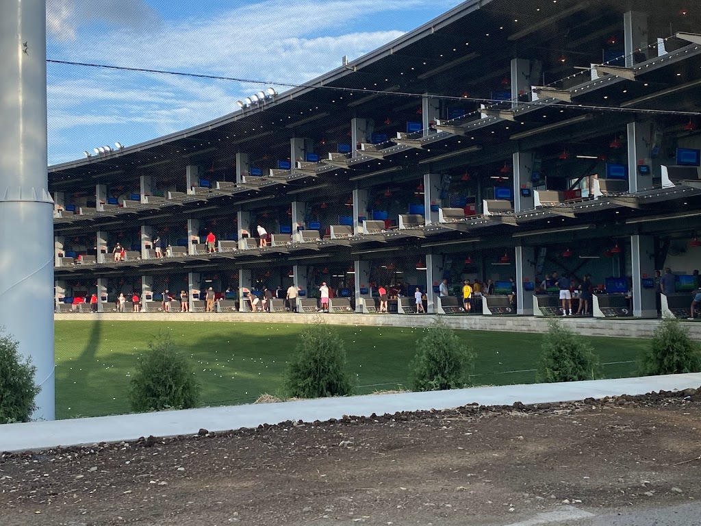 Back 9 Golf and Entertainment | restaurant | 1415 Drover St, Indianapolis, IN 46221, USA | 3179120920 OR +1 317-912-0920