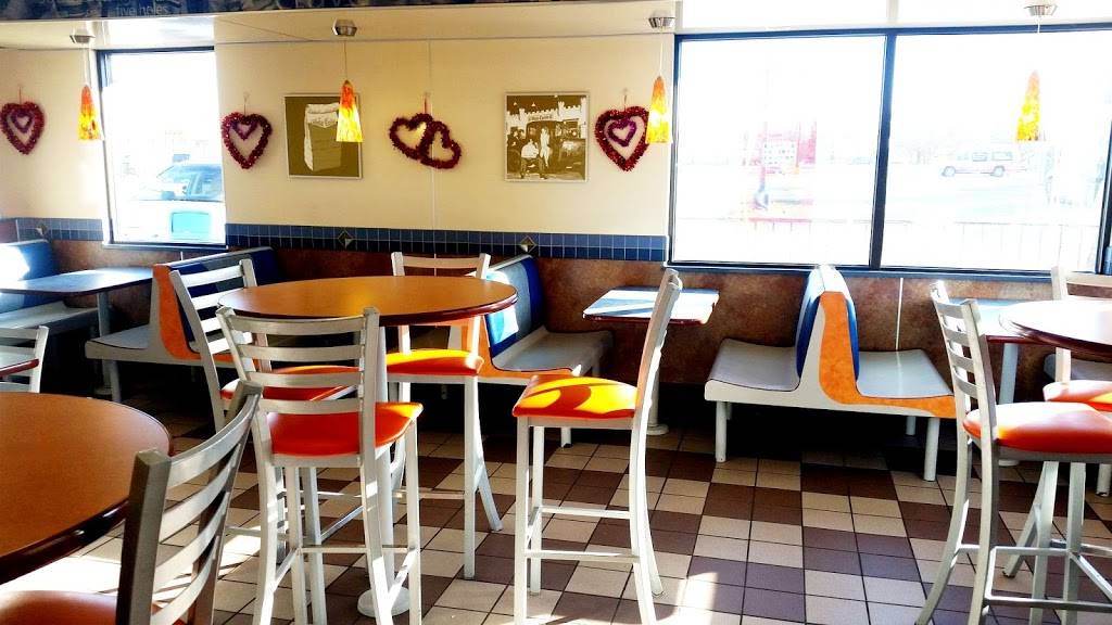 White Castle | restaurant | 120 S Bolingbrook Dr, Bolingbrook, IL 60440, USA | 6307393336 OR +1 630-739-3336