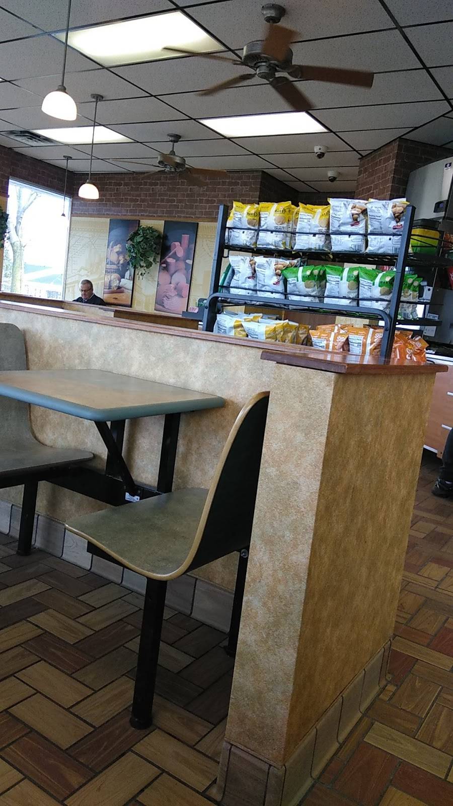 Subway | restaurant | 25 Jackson Industrial Dr, Ann Arbor, MI 48103, USA | 7346626552 OR +1 734-662-6552