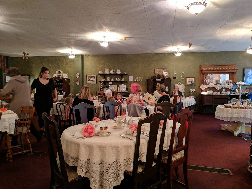 Piccadilly Parlour Victorian | restaurant | 114 S Broad St, Canfield, OH 44406, USA | 3305334749 OR +1 330-533-4749