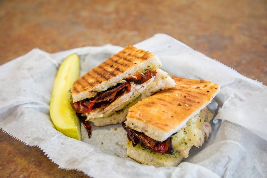 Cucina Mia Cafe & Deli | restaurant | 94 Washington St, Quincy, MA 02169, USA | 6174791946 OR +1 617-479-1946