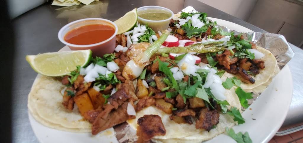 Lucias Cocina Mexicana | restaurant | 208 Market St W, Athens, AL 35611, USA | 2569985451 OR +1 256-998-5451