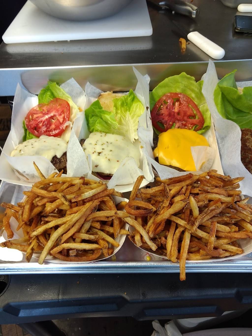 Boxcar Burgers | restaurant | 12 S Maple Ave, Brunswick, MD 21716, USA | 2026421902 OR +1 202-642-1902