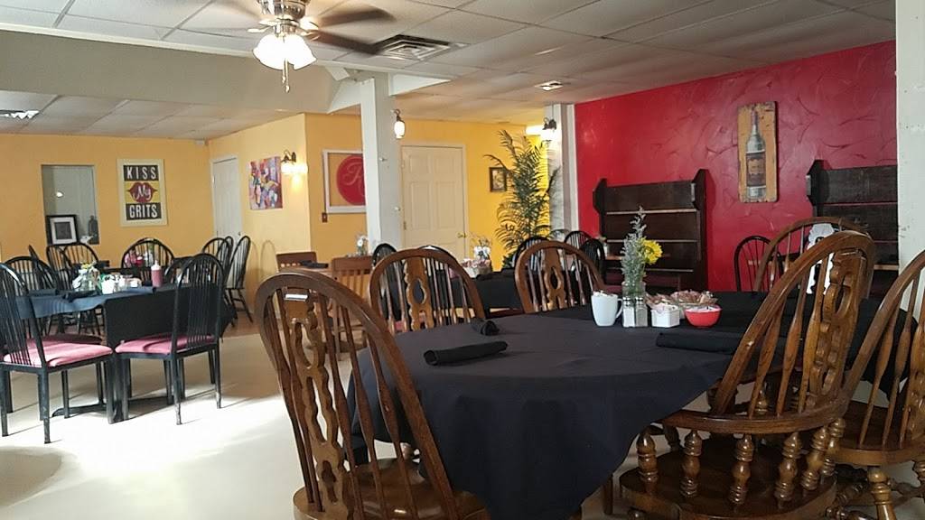 Rz Cafe And Catering | restaurant | 104 N Main St, Fort Branch, IN 47648, USA | 8126150039 OR +1 812-615-0039