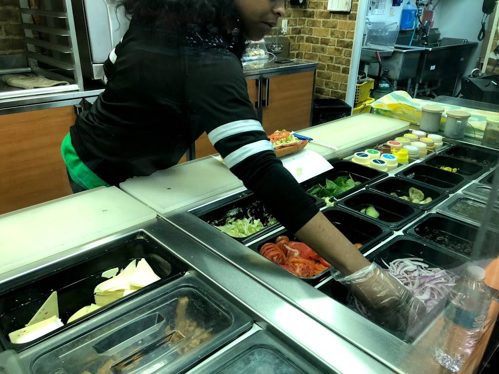 Subway | restaurant | 1715 Michigan Ave, Detroit, MI 48216, USA | 3139652614 OR +1 313-965-2614