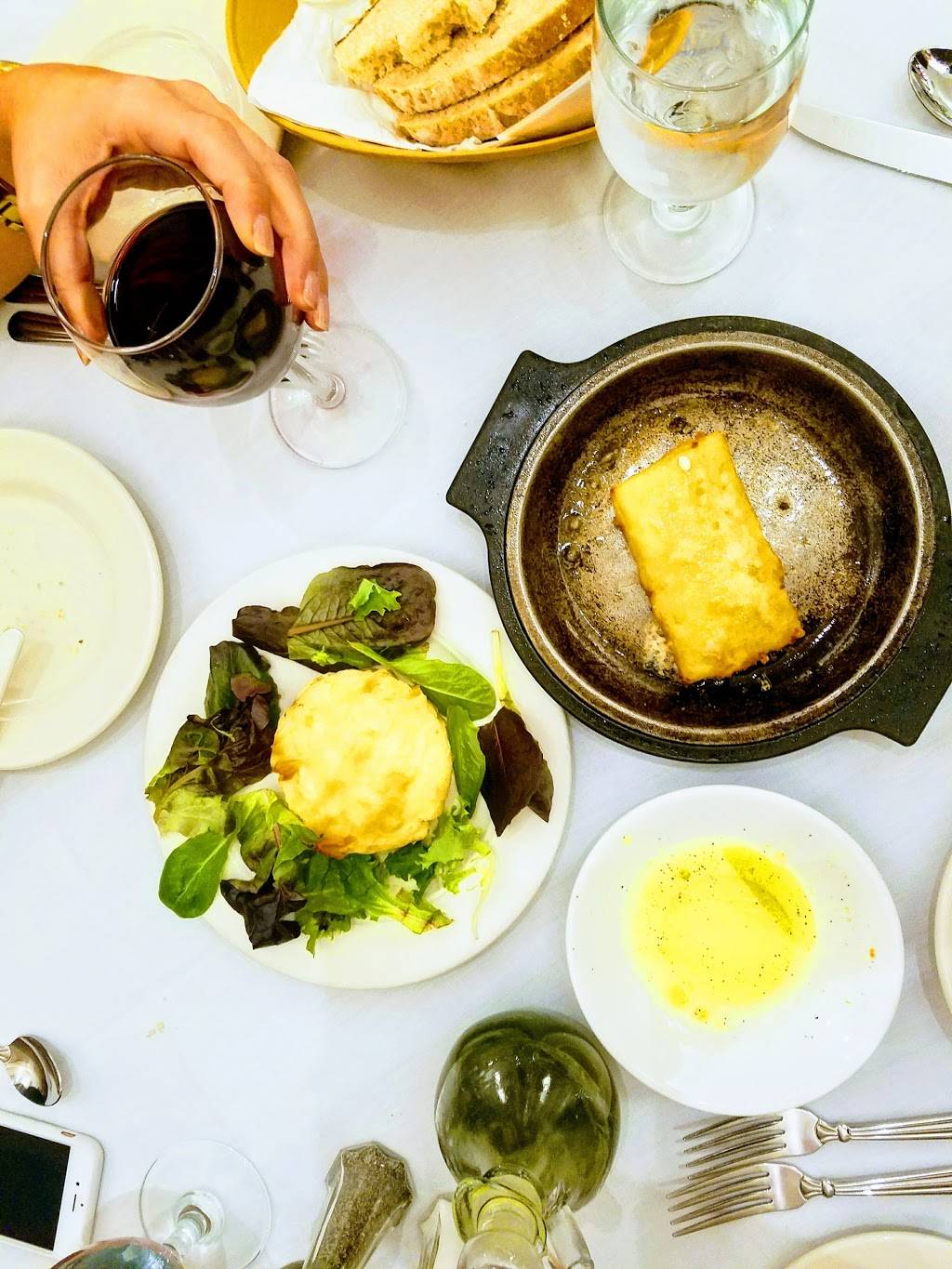 Taverna Cretekou | restaurant | 818 King St, Alexandria, VA 22314, USA | 7035488688 OR +1 703-548-8688