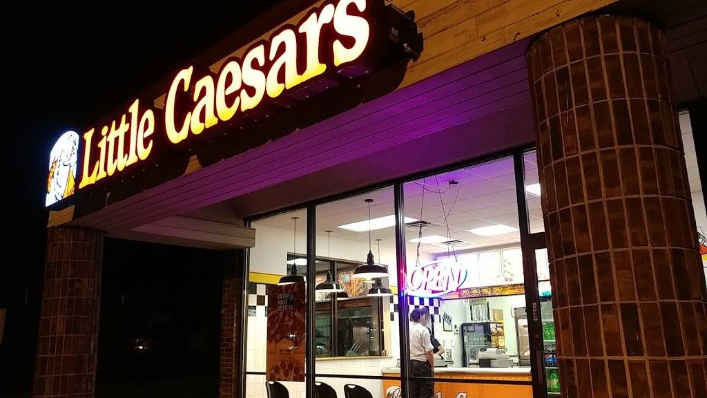 Little Caesars Pizza | meal takeaway | 716 Chicago Dr, Holland, MI 49423, USA | 6163940591 OR +1 616-394-0591
