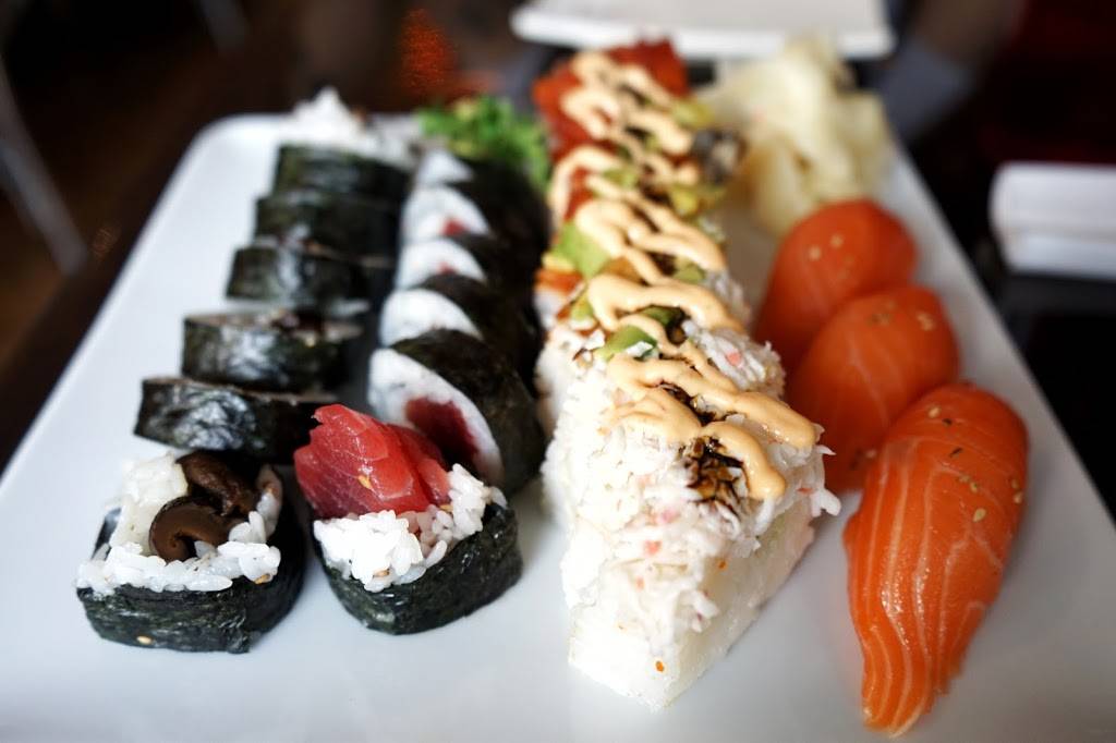 Sushi Mon Japanese Sushi Cafe | restaurant | 2441 N Clark St, Chicago, IL 60614, USA | 7735298812 OR +1 773-529-8812
