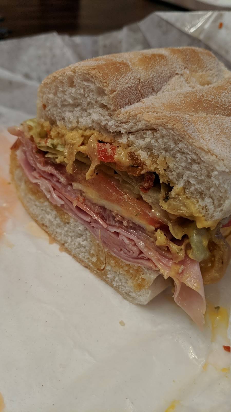 Roberto’s Corner | restaurant | 1034 Pleasant Park Rd, Ottawa, ON K1G 2A1, Canada | 6137990195 OR +1 613-799-0195