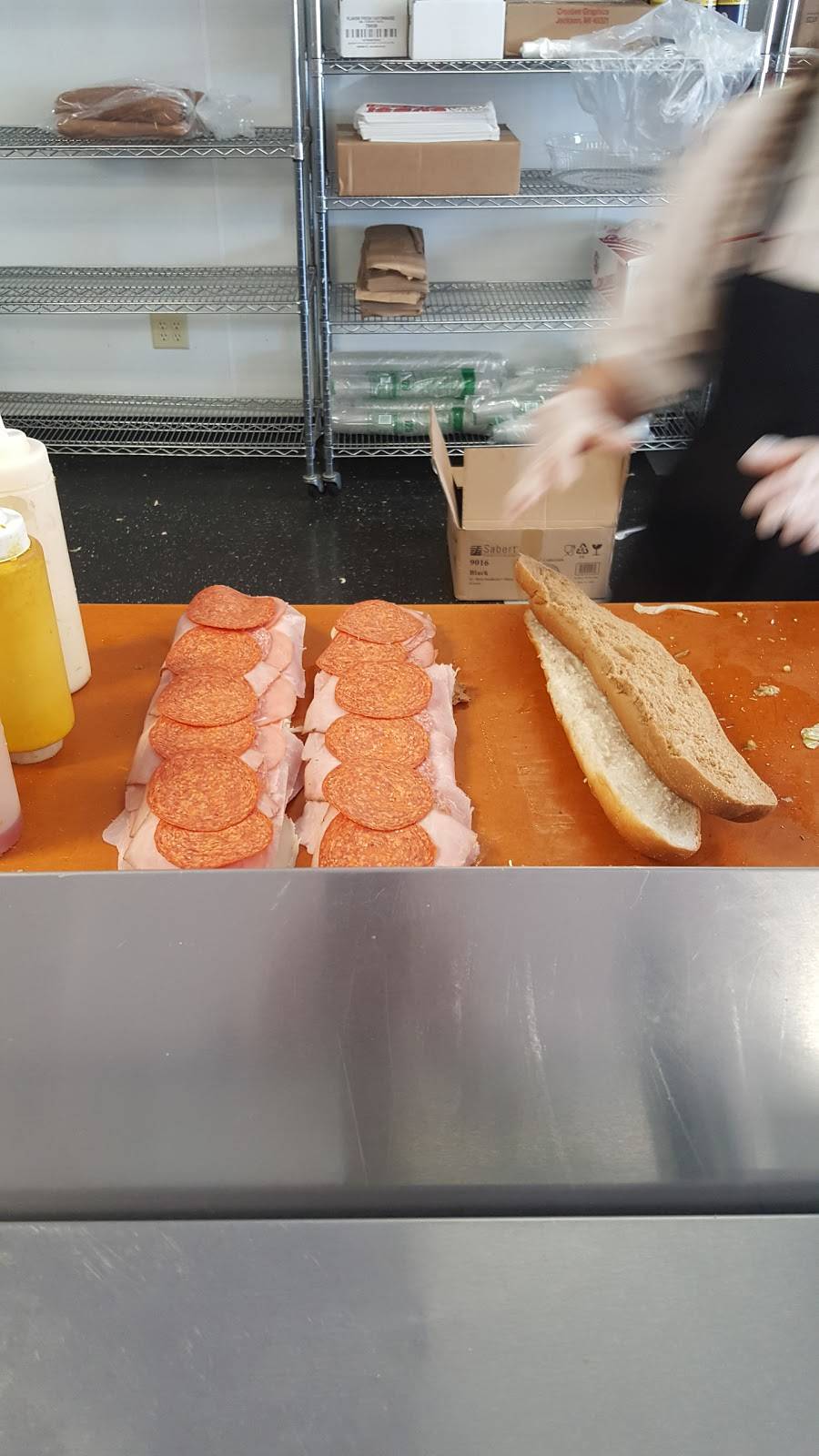 Jersey Giant Submarines | meal takeaway | 516 S Clinton St, Grand Ledge, MI 48837, USA | 5176224855 OR +1 517-622-4855