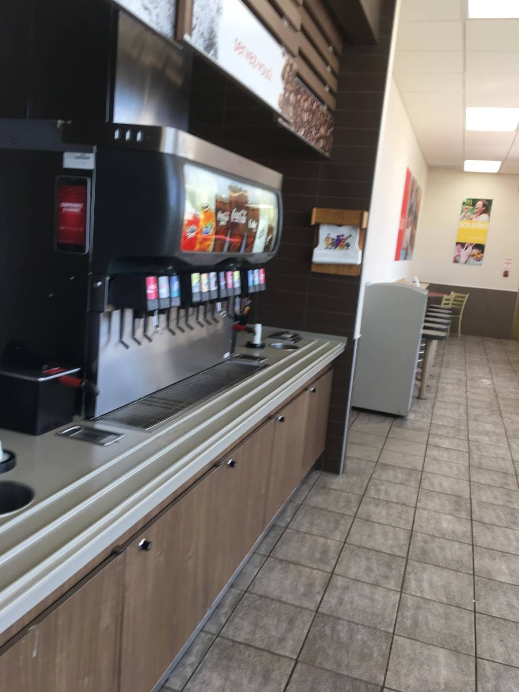 McDonalds | cafe | 3050 Autoroute Félix-Leclerc, Vaudreuil-Dorion, QC J7V 0H1, Canada | 4504244059 OR +1 450-424-4059