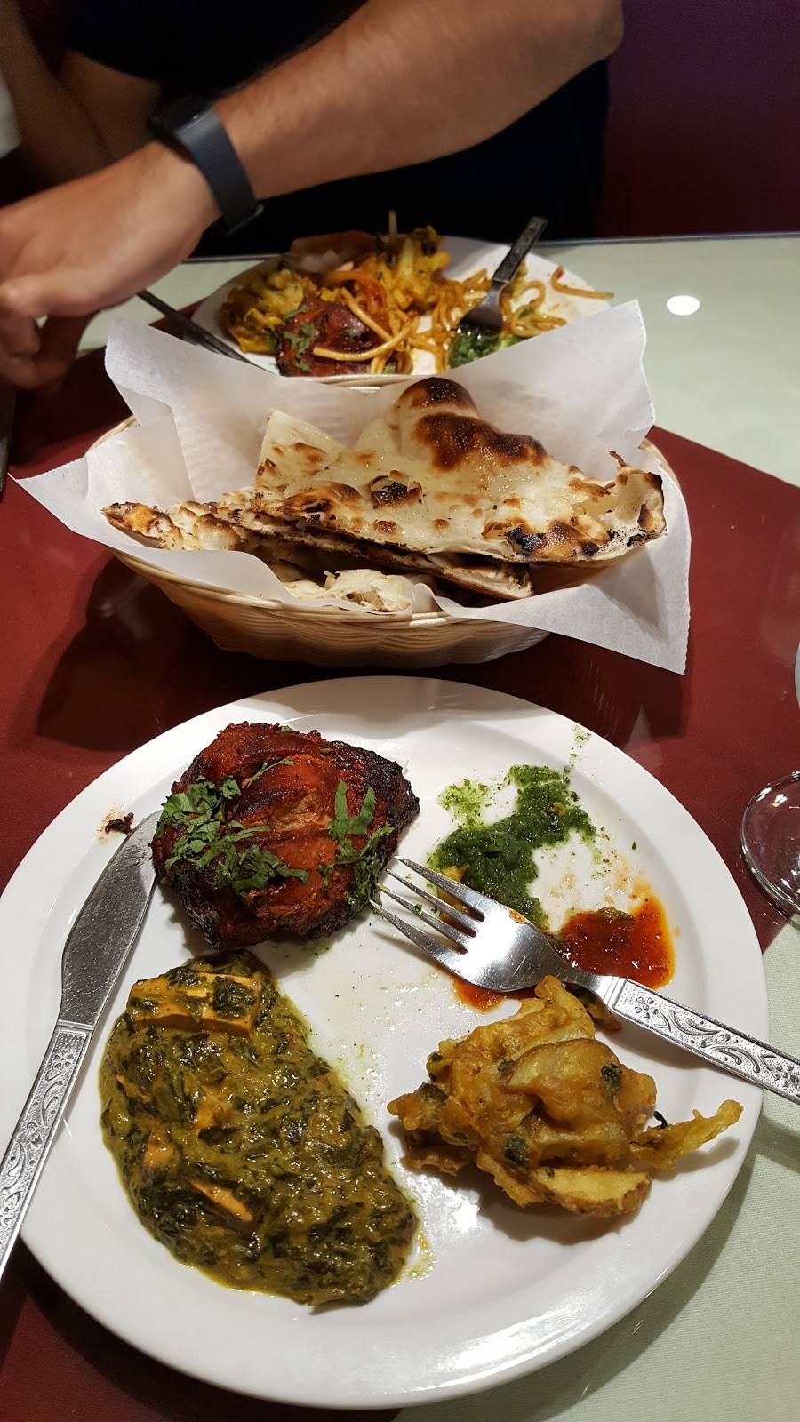 New Delhi Restaurant | restaurant | 37206 Dequindre Rd, Sterling Heights, MI 48310, USA | 5862643333 OR +1 586-264-3333