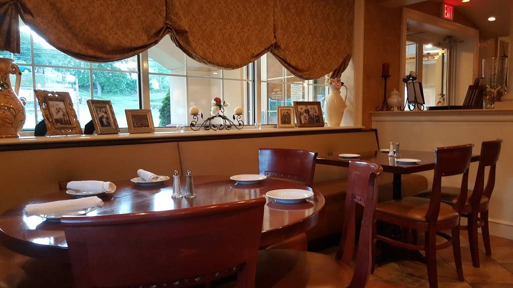 Carmines | restaurant | 376 River Rd, Shelton, CT 06484, USA | 2039221233 OR +1 203-922-1233