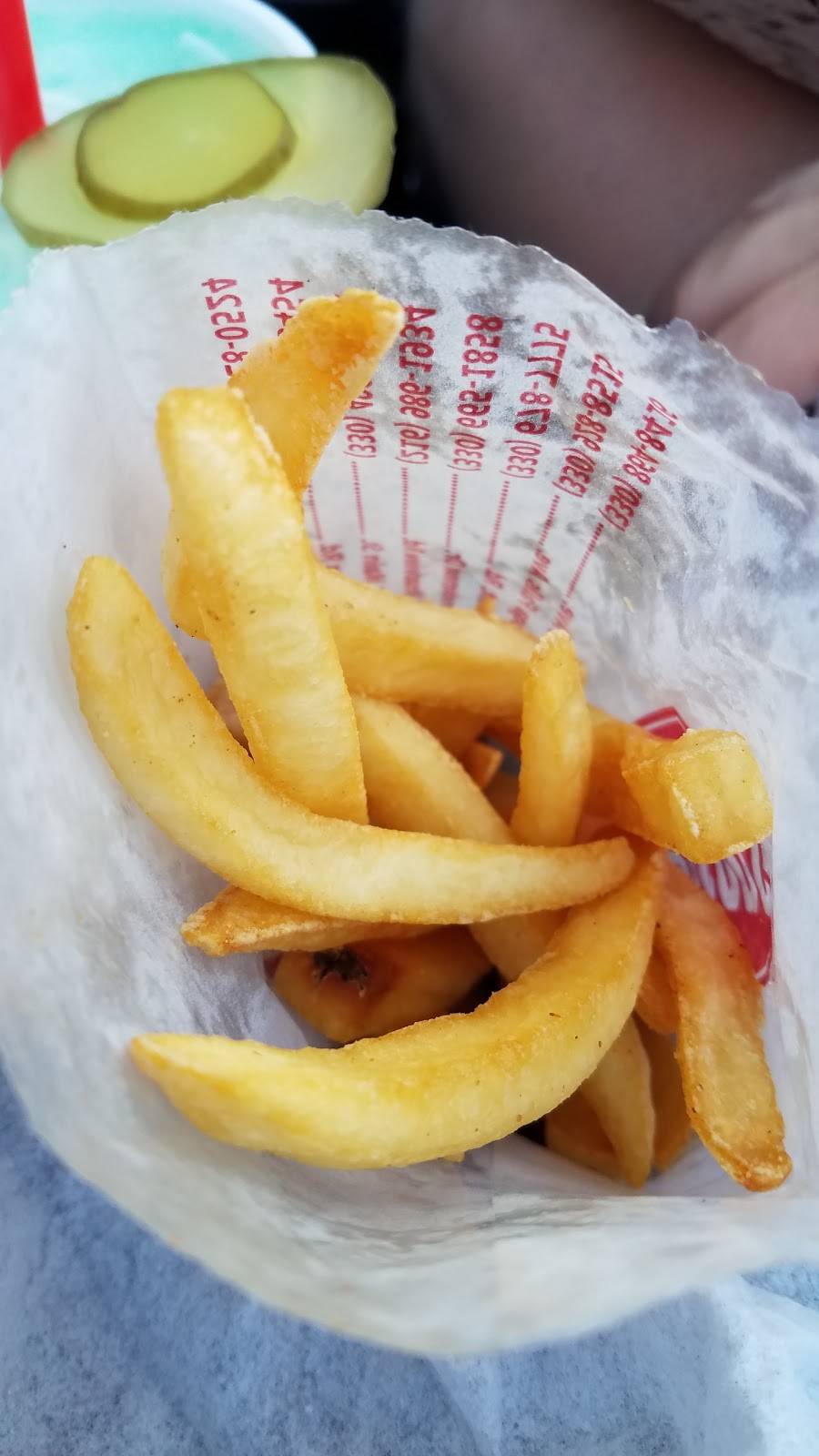 Swensons (West Akron) Drive-In Restaurant | restaurant | 40 S Hawkins Ave, Akron, OH 44313, USA | 3308648416 OR +1 330-864-8416