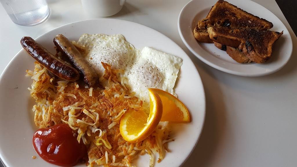 The Club Car Grille | restaurant | 6225 D Ave W, Kalamazoo, MI 49009, USA | 2697751267 OR +1 269-775-1267