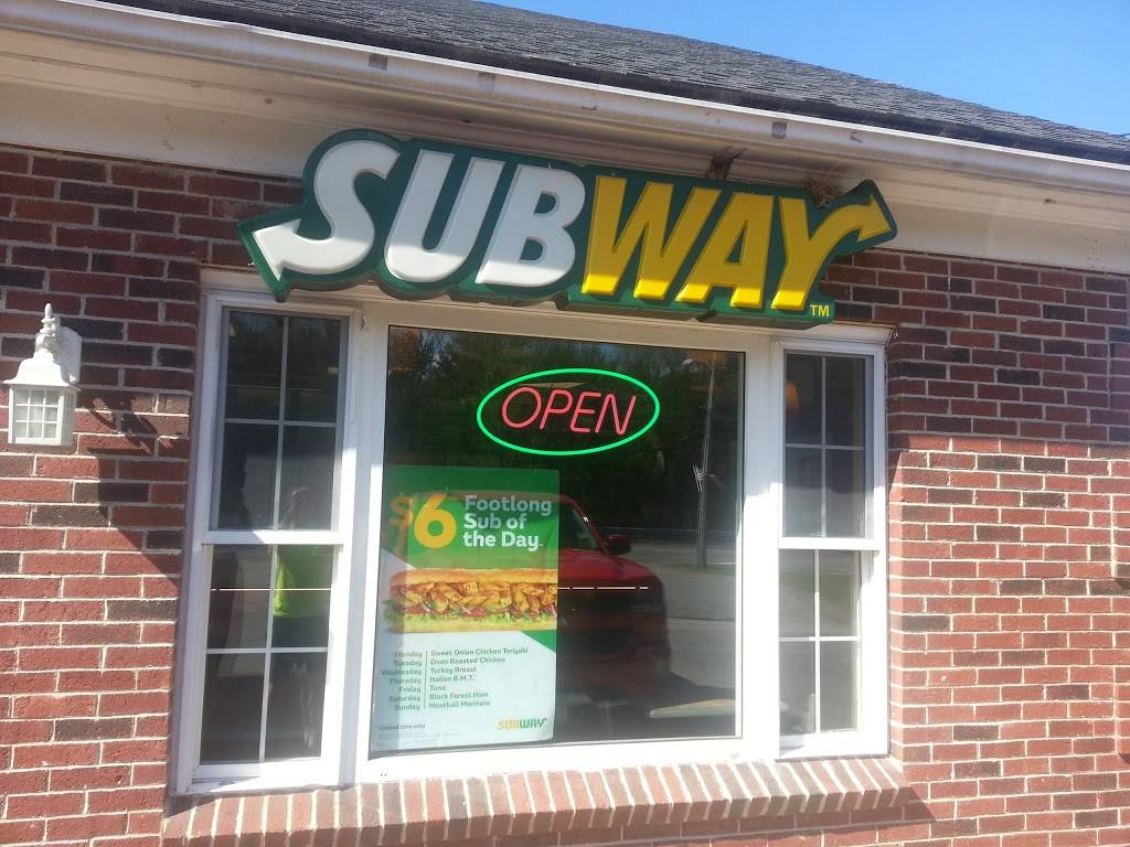 Subway | restaurant | 143 W Main St, West Brookfield, MA 01585, USA | 5088673433 OR +1 508-867-3433