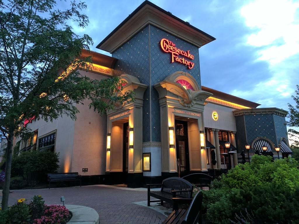 The Cheesecake Factory | restaurant | 930 Milwaukee Ave, Lincolnshire, IL 60069, USA | 8479552350 OR +1 847-955-2350