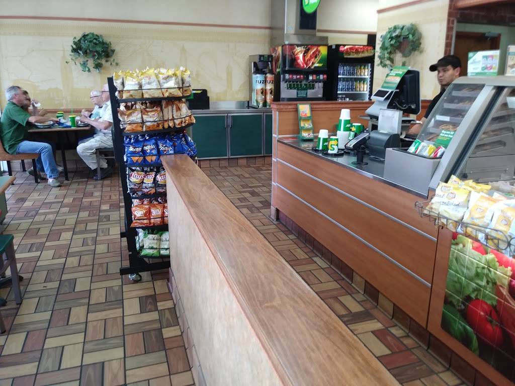 Subway Restaurants | restaurant | 2276 Griffin Rd, Lakeland, FL 33810, USA | 8638162866 OR +1 863-816-2866